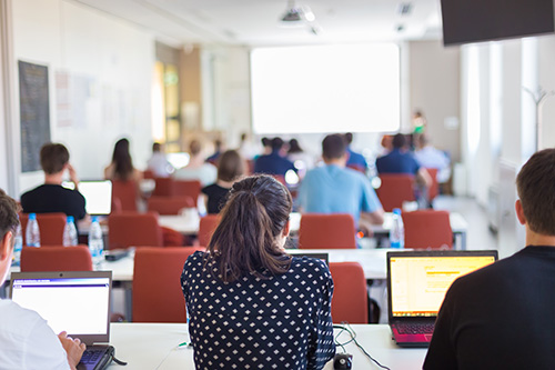 去英国留学读通信工程专业可以选择哪所学校？